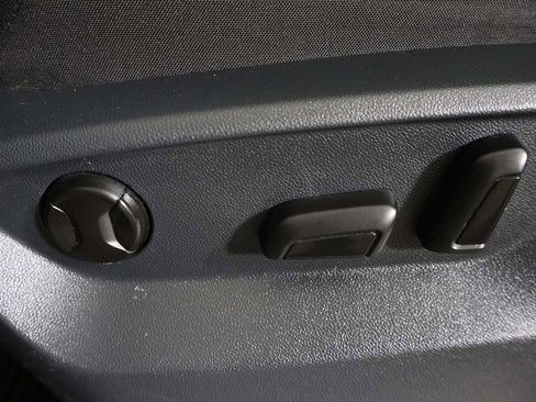 Used 2020 Volkswagen Tiguan SE R-Line FWD image 34
