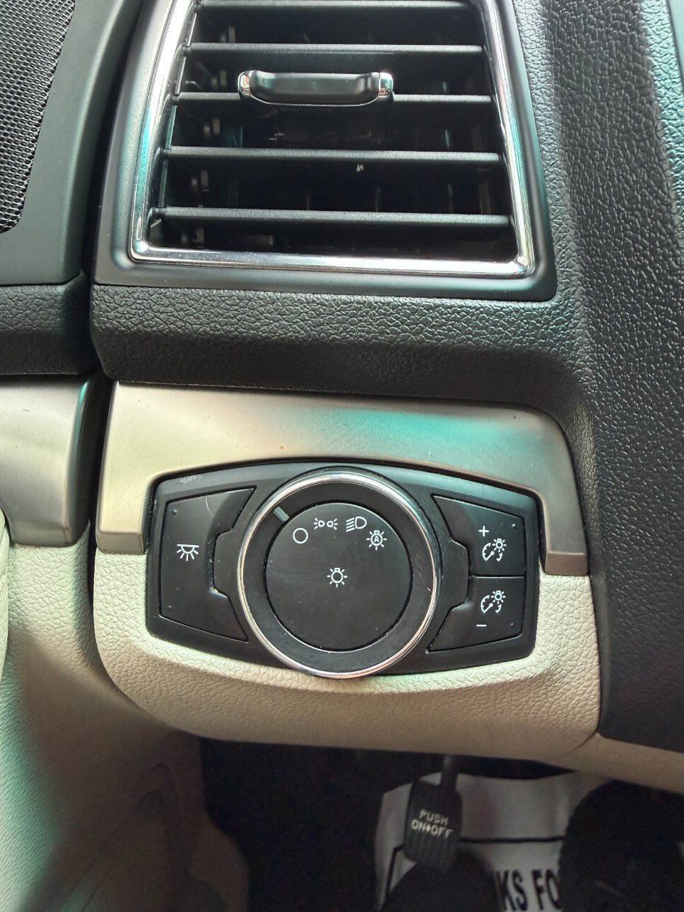 Used 2015 Ford Explorer FWD image 22