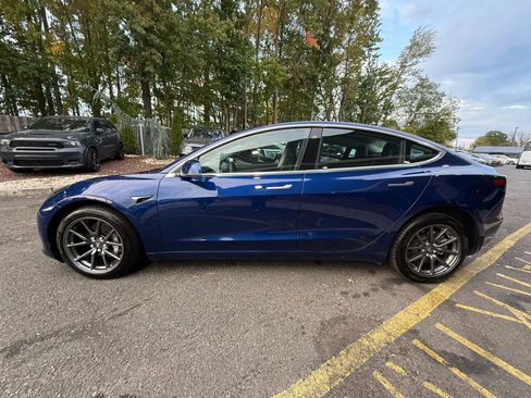 Used 2019 Tesla Model 3 Standard Range Plus image 3