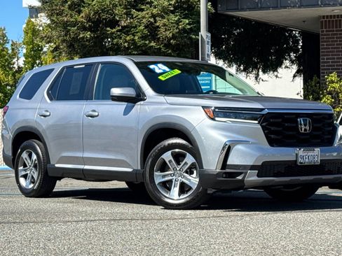 Used 2024 Honda Pilot EX-L image 2