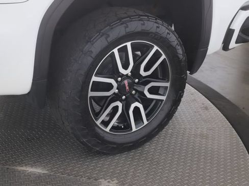 Used 2022 GMC Sierra 1500 AT4 w/ AT4 Preferred Package AWD/4WD image 14