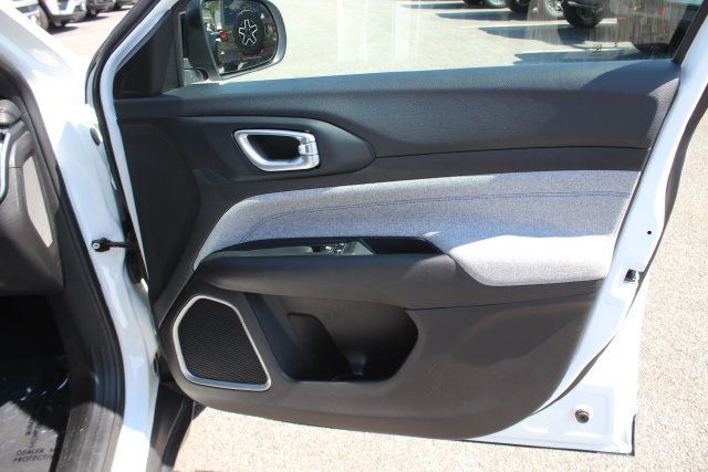 Used 2024 Jeep Compass Latitude AWD/4WD image 29