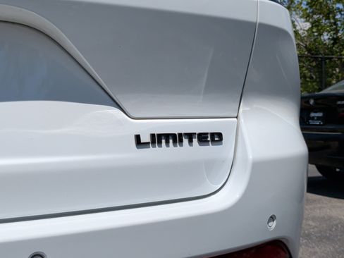Used 2025 Jeep Grand Cherokee Limited w/ Luxury Tech Group II RWD image 11