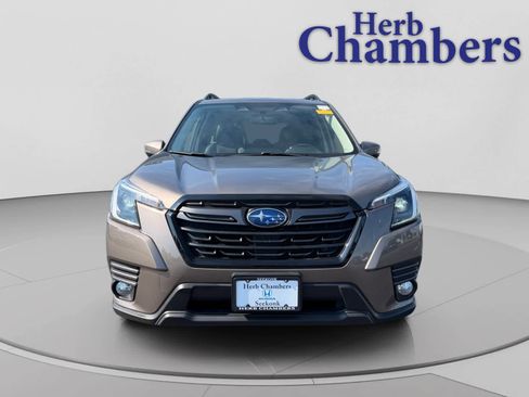 Used 2023 Subaru Forester Limited AWD/4WD image 2