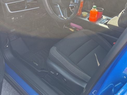 Used 2024 Honda Prologue EX image 3