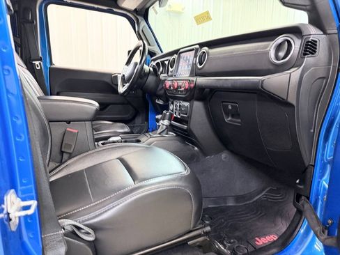 Used 2020 Jeep Gladiator Overland AWD/4WD image 30