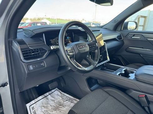 Used 2025 GMC Acadia Elevation image 19