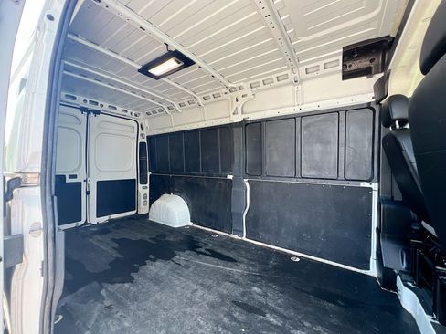 Used 2025 RAM ProMaster 2500 w/ Convenience Group FWD image 34