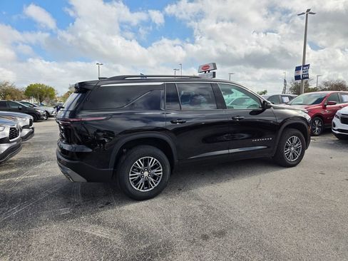 Certified 2025 Chevrolet Traverse LT image 14