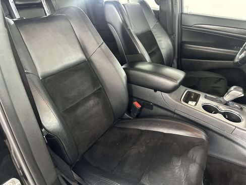 Used 2018 Jeep Grand Cherokee Altitude AWD/4WD image 28