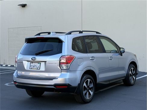 Used 2018 Subaru Forester 2.5i Premium w/ All-Weather Package AWD/4WD image 6