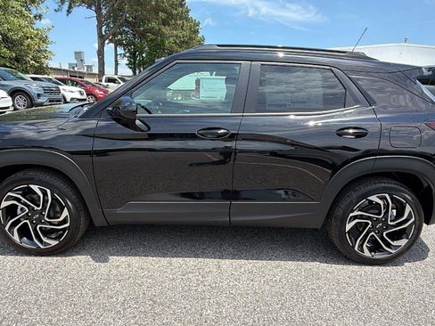 New 2026 Chevrolet TrailBlazer RS w/ Convenience Package FWD image 8