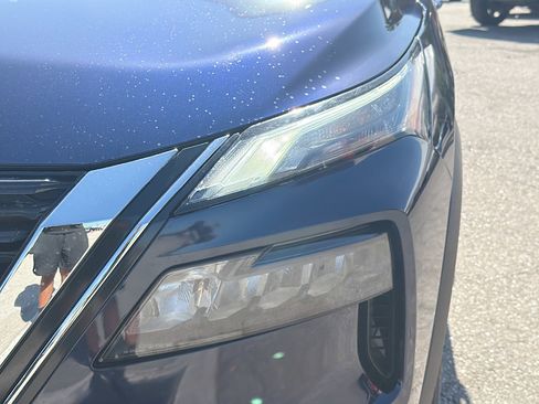 Used 2025 Nissan Rogue SV image 9