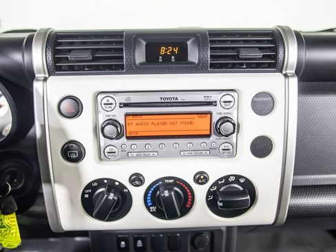 Used 2012 Toyota FJ Cruiser 4WD w/ Convenience Pkg image 26