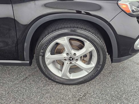 Used 2020 Mercedes-Benz GLA 250 4MATIC w/ Premium Package image 10