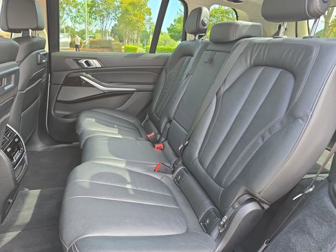 Used 2020 BMW X7 xDrive40i w/ Premium Package AWD/4WD image 15