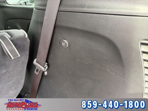 Used 2025 Chrysler Pacifica Limited FWD image 30