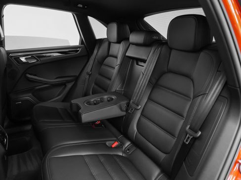 Certified 2025 Porsche Macan image 37