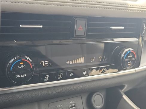 Certified 2022 Nissan Rogue SV FWD image 22