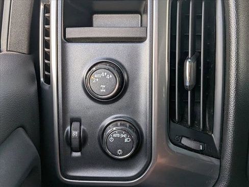 Used 2019 Chevrolet Silverado 1500 LT AWD/4WD image 16
