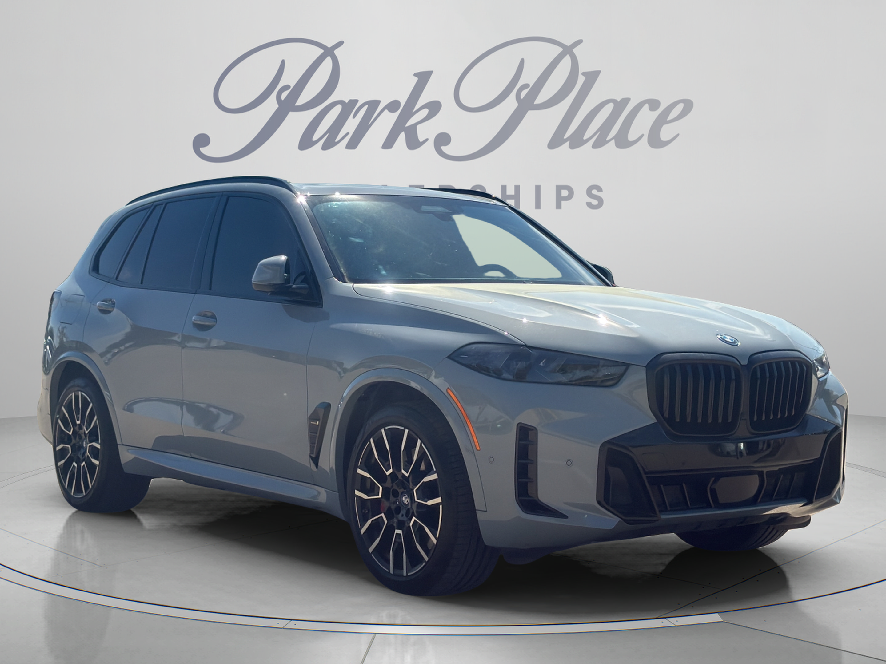 Used 2024 BMW X5 xDrive50e w/ M Sport Package AWD/4WD image 7