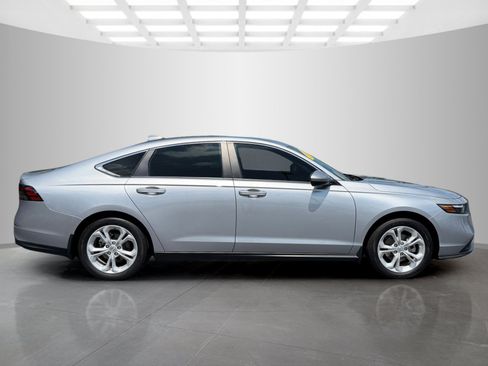 Used 2025 Honda Accord LX image 6