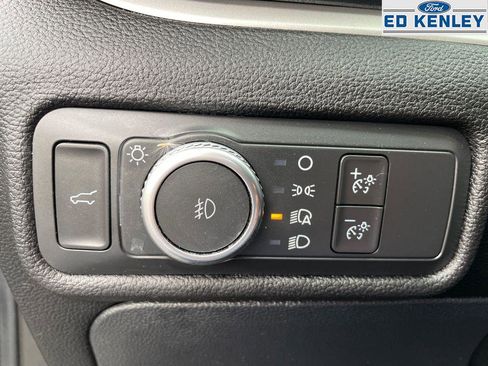 Used 2022 Ford Explorer XLT w/ Equipment Group 202A image 22