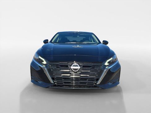 New 2025 Nissan Altima 2.5 SV image 9