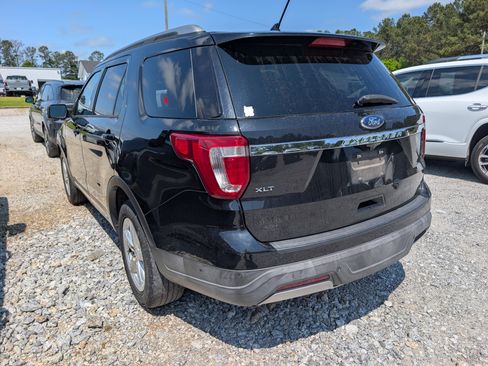 Used 2019 Ford Explorer XLT w/ Equipment Group 202A FWD image 4