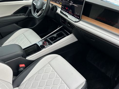 New 2026 Volkswagen Tiguan SEL R-Line image 16