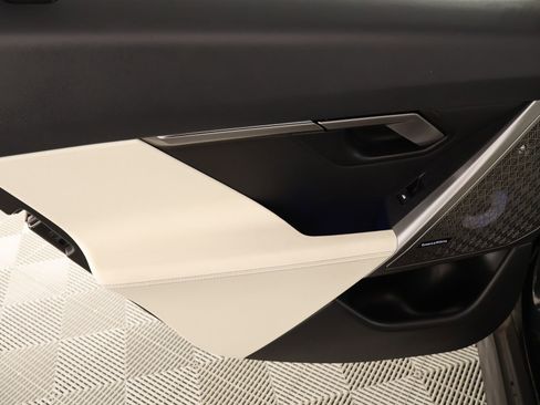 Used 2024 BMW 530i w/ Premium Package image 18