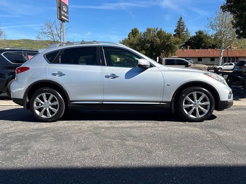 Used 2017 INFINITI QX50 2WD w/ Premium Plus Package image 2