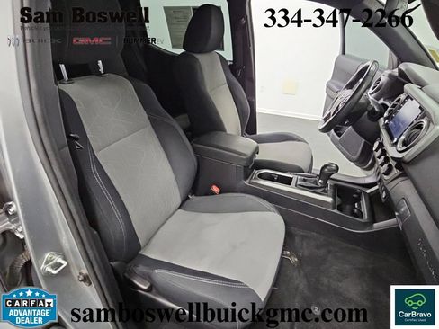 Used 2021 Toyota Tacoma TRD Off-Road w/ Technology Package AWD/4WD image 33