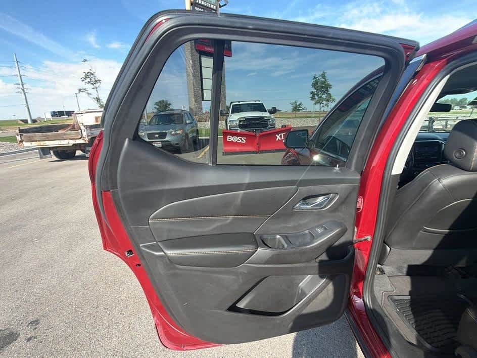 Used 2021 Chevrolet Traverse Premier AWD/4WD image 19