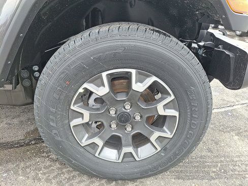 New 2026 Jeep Gladiator Sport AWD/4WD image 5