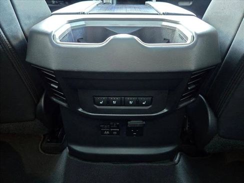 Used 2022 Toyota Tundra Platinum image 17