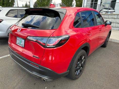 Used 2024 Honda HR-V Sport image 2