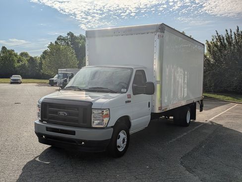 Used 2024 Ford E-350 and Econoline 350 Super Duty w/ Power Windows & Locks Group RWD image 5