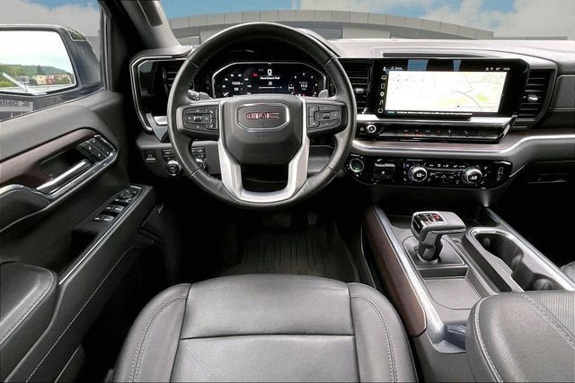 Certified 2023 GMC Sierra 1500 SLT w/ SLT Premium Package AWD/4WD image 4
