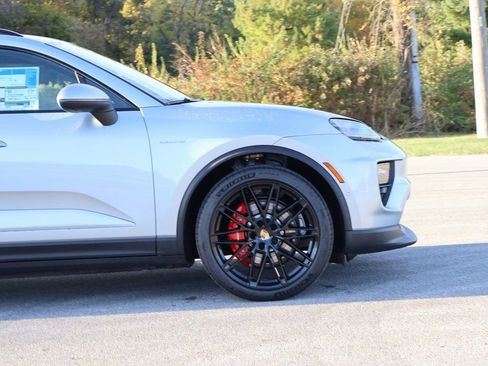 New 2025 Porsche Macan 4S Electric image 10