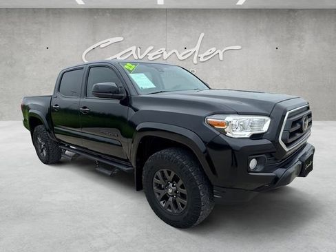 Used 2022 Toyota Tacoma SR5 w/ SR5 Appearance Package (SM) RWD image 2