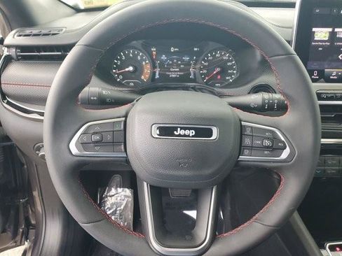 Used 2024 Jeep Compass Trailhawk AWD/4WD image 26