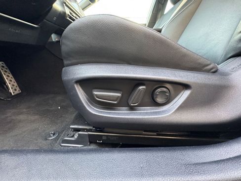 Used 2025 Toyota Camry SE image 23