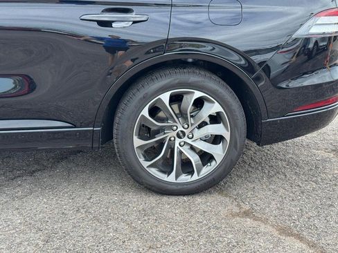 New 2025 Lincoln Aviator AWD w/ Jet Appearance Package image 9