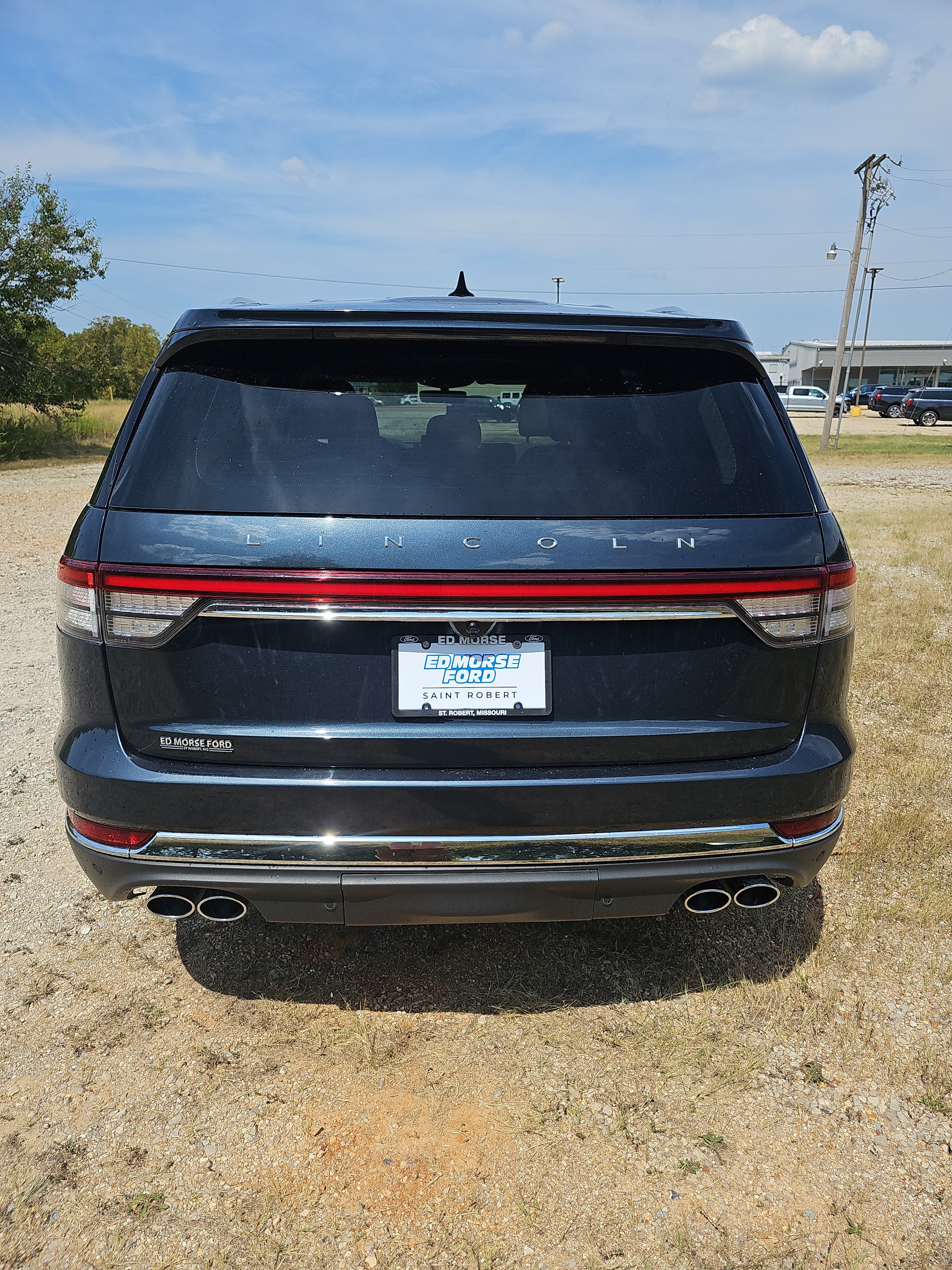 Used 2022 Lincoln Aviator Reserve w/ Class IV Trailer Tow Package RWD image 5