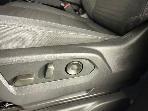 Used 2025 Chevrolet Silverado 2500 LT w/ Convenience Package image 23