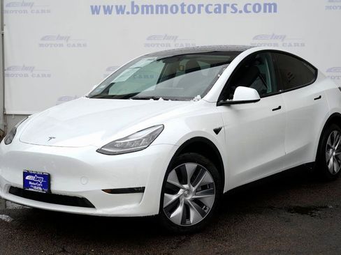 Used 2023 Tesla Model Y Long Range image 2