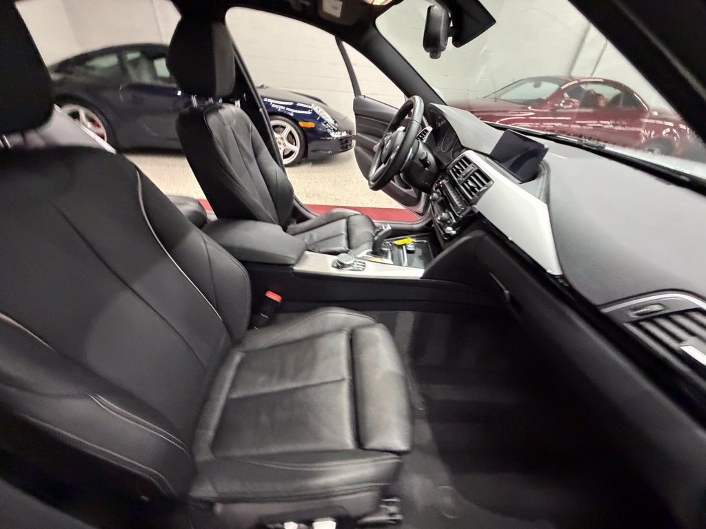 Used 2018 BMW 328d xDrive Sedan AWD/4WD image 31