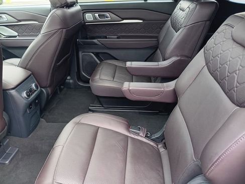 Used 2025 Ford Explorer Platinum w/ LUX Leather Package AWD/4WD image 23