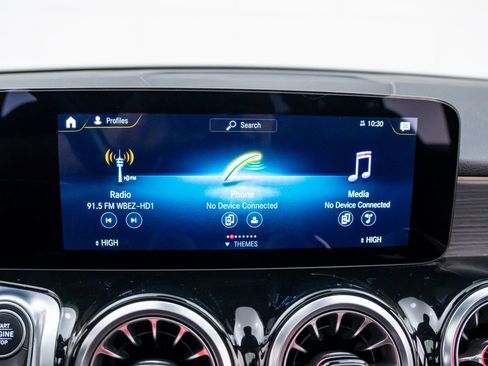 Used 2022 Mercedes-Benz GLB 250 4MATIC image 23